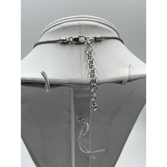 BRIGHTON Silver Tone w/ Patterned
Double Ring Pendant Snake
Chain Necklace for - Picture 6 of 12